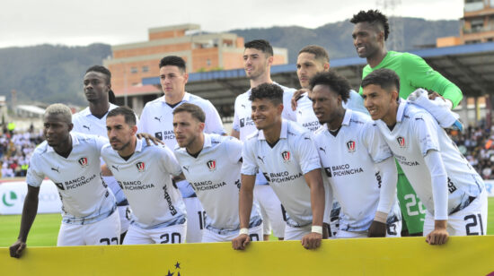Los jugadores de Liga de Quito, previo al partido ante Libertad por la LigaPro, el 12 de noviembre de 2023.