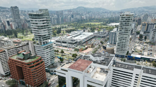 Imagen de edificios en Quito, el 25 de octubre de 2023. 
